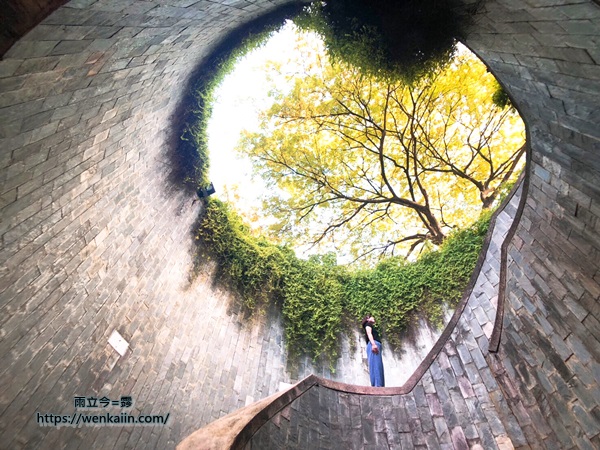 2019新加坡/新加坡秘境：福康寧公園(Fort Canning Park) 的夢幻Fort Canning Park Tunnel，神秘洞穴中的旋轉階梯與綠色天窗。 - 2019新加坡 - 雨立今=霠