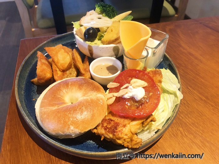 花蓮老屋餐廳/花蓮早午餐：黑羽貝果，在木造老屋中享受豪華貝果餐，嚴選在地食材，好拍又好吃。（花蓮美食/花蓮餐廳/花蓮早餐/花蓮下午茶/花蓮咖啡廳） - 花蓮2020, 花蓮IG餐廳, 花蓮下午茶, 花蓮咖啡, 花蓮咖啡廳, 花蓮好吃, 花蓮市早午餐, 花蓮必吃, 花蓮必吃早餐, 花蓮早午餐, 花蓮早午餐dcard, 花蓮早午餐PTT, 花蓮早餐, 花蓮早餐推薦, 花蓮特色餐廳, 花蓮網美餐廳, 花蓮美食, 花蓮美食2020, 花蓮老屋, 花蓮老屋早午餐, 花蓮老屋餐廳, 花蓮貝果, 花蓮餐廳, 花蓮餐廳推薦2020, 黑羽貝果, 黑羽貝果必吃, 黑羽貝果菜單, 黑羽貝果評價 - 雨立今=霠