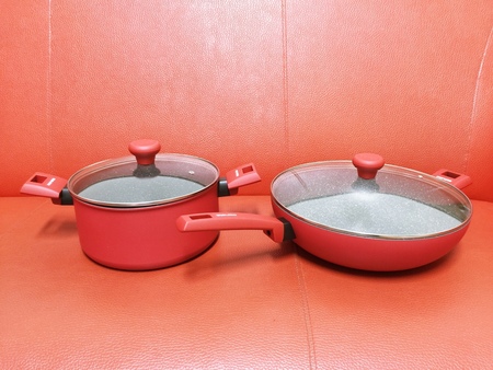 【新鮮試】義大利MONETA天然紅石系列雙鍋組(炒鍋32cm+湯鍋24cm)，好用鍋讓你搖身變大廚。 - moneta - 雨立今=霠