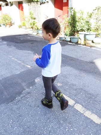 【新鮮試】Vans兒童機能雪靴，高機能又百搭的好鞋。 - vans兒童機能雪靴 - 雨立今=霠