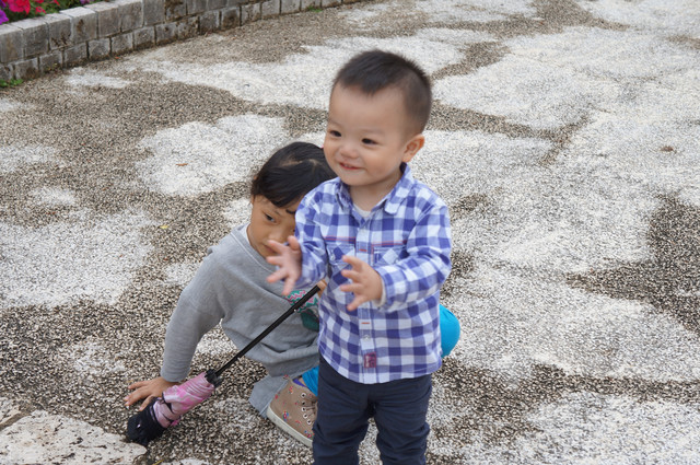 2013年沖繩親子行Day3：首里城+玉泉洞+王國村，玩的很混(逃走)。 - 玉泉洞, 王國村, 首里城 - 雨立今=霠
