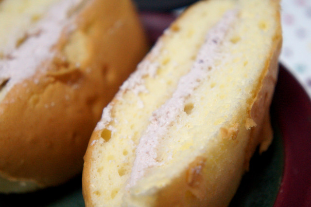 【新鮮試】：亞尼克菓子工房之北海道泡芙蛋糕，讓人驚喜的好滋味。 - 雨立今=霠
