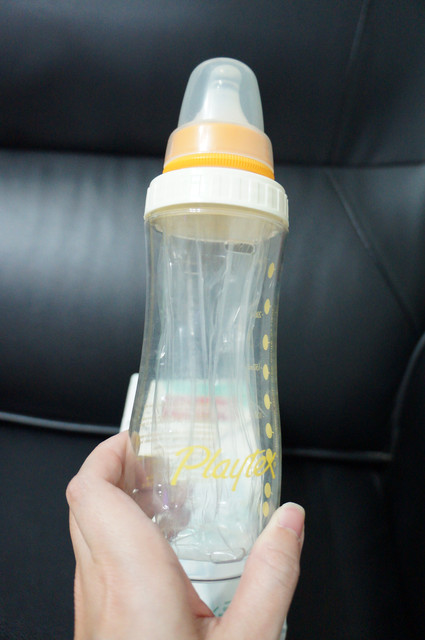 育兒推薦：英國Trunki 兒童旅行箱＋Playtex 防脹氣拋棄式奶瓶，出遊好幫手。 - 雨立今=霠