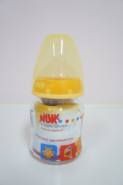 【新鮮試】：NUK 寬口徑玻璃彩色奶瓶，外觀漂亮又實用。 - 雨立今=霠