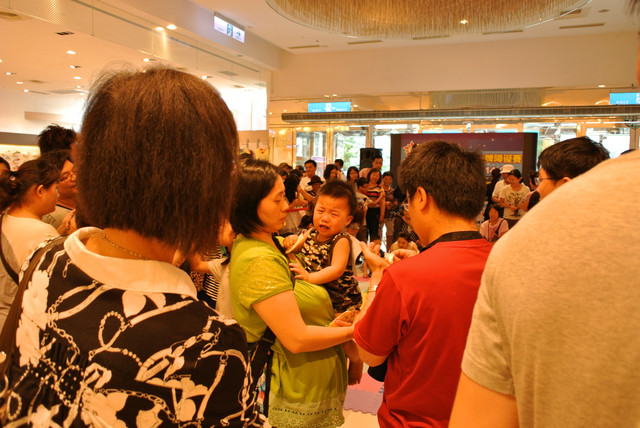 【8M15D】花蓮遠東：2012年 x 邱言言的寶寶爬行比賽初體驗。 - 雨立今=霠