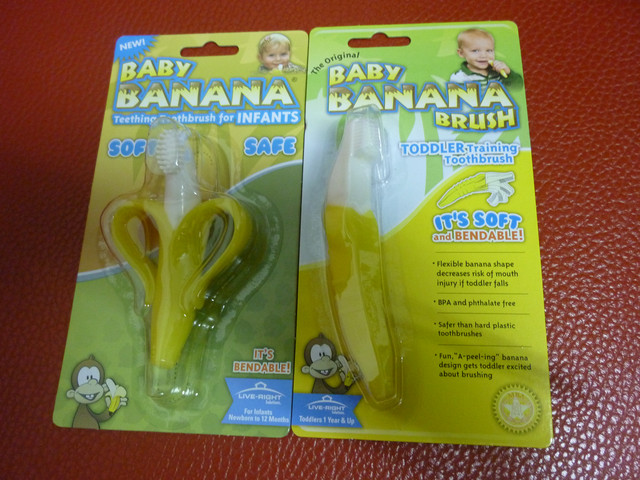 育兒推薦：美國 Banana Brush香蕉固齒器／香蕉牙刷 - 雨立今=霠