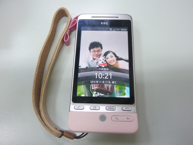 人生中第一支智慧型手機：粉紅色HTC HERO - 雨立今=霠