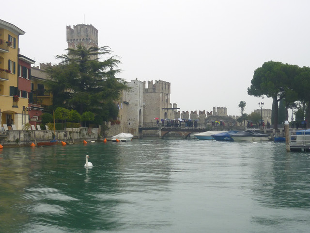 2010.10義大利蜜月Day4：又冷又美的西米歐尼湖區 - 加達湖, 義大利 加達湖, 義大利 最大湖, 西米歐尼湖 - 雨立今=霠