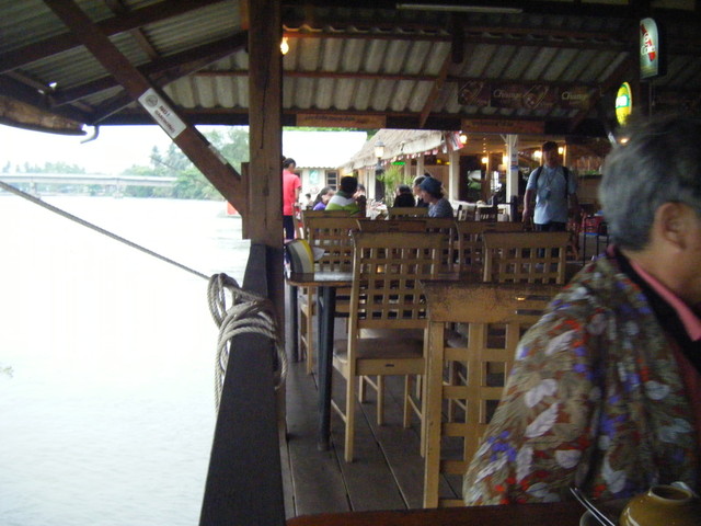 2009.3.14．Day4泰國曼谷：夜訪螢火蟲＋傳統水上市場大吃行 - 遊泰國 - 雨立今=霠