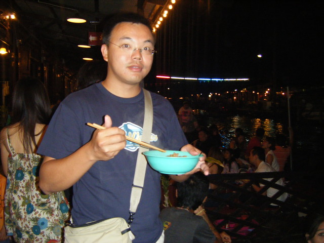 2009.3.14．Day4泰國曼谷：夜訪螢火蟲＋傳統水上市場大吃行 - 雨立今=霠