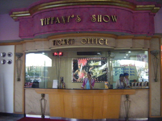2009.3.13．Day3泰國pattaya：Tiffany's show（蒂芬妮人妖秀） - 雨立今=霠