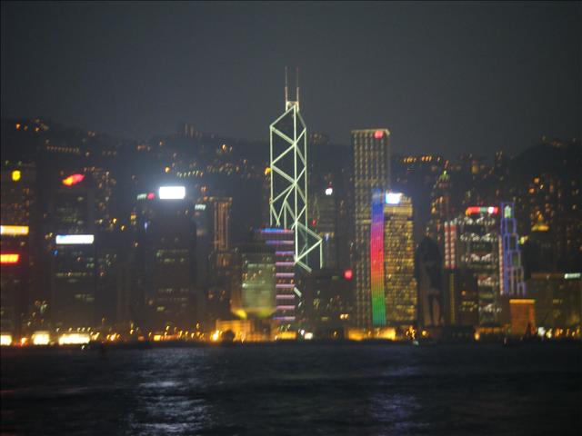 香港之美麗夜景：維多利亞港 - 雨立今=霠
