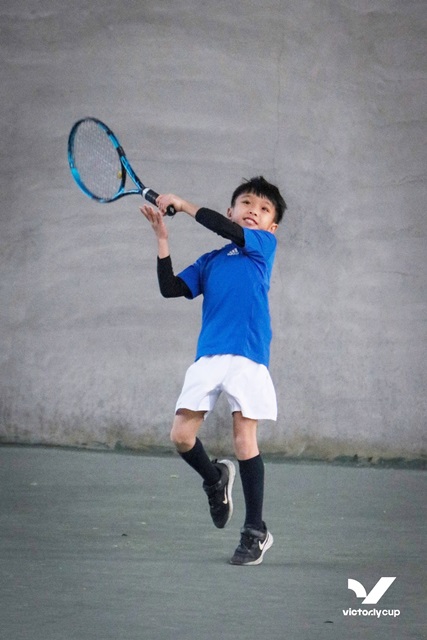 【8Y】111年12月Victor.ly盃員林年終戰，獲得及年度贊助球員。2022年Victor.ly8歲年度第4名及10歲年度第6名。 - 台灣兒童網球 - 雨立今=霠