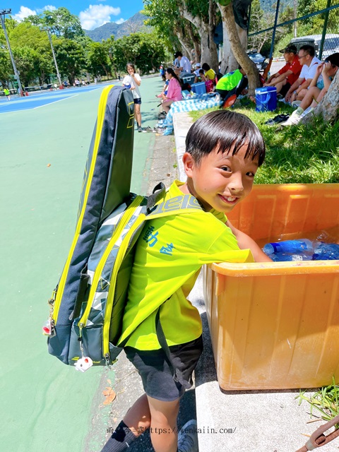 【9Y9M】2024年7月：113年花蓮縣同濟盃青少年網球錦標賽，願意在烈日高溫下比賽的選手都值得敬佩，恭喜吉吉一日５場順利完賽。 - 雨立今=霠