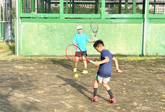 【9Y11M】2024年9月：113年信仰盃全國青少年網球錦標賽 (高雄B級) ，因大雨延賽1日，6天5夜打好打滿，雙打衛冕冠軍，單打仍無法突破季軍。 - 信仰盃網球賽, 網球, 青少年網球錦標賽, 高雄網球場, 高雄網球賽 - 雨立今=霠