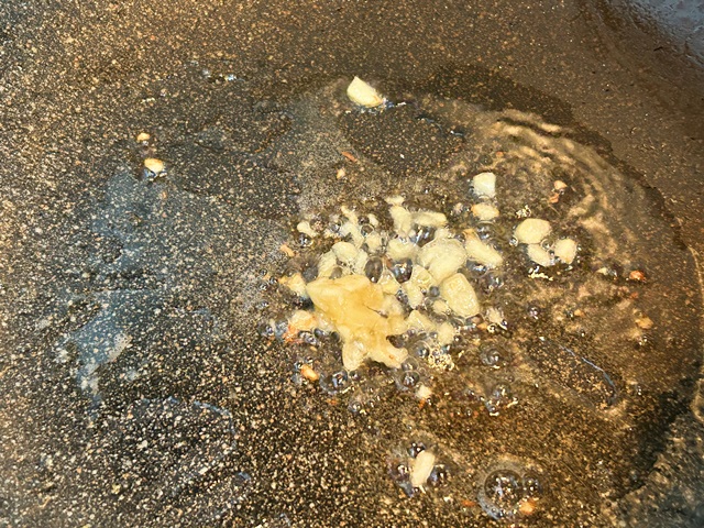 【新鮮試】HESTIA滋滋蒜：台灣雲林新鮮蒜頭，不需解凍就可隨時爆香或調味！主婦們的烹飪好幫手，家家必備。 - 冷凍蒜末, 冷凍蒜頭, 剝好蒜頭, 滋滋蒜, 真空蒜頭, 碎蒜, 蒜末, 蒜末保存, 蒜末哪裡買, 蒜頭 - 雨立今=霠