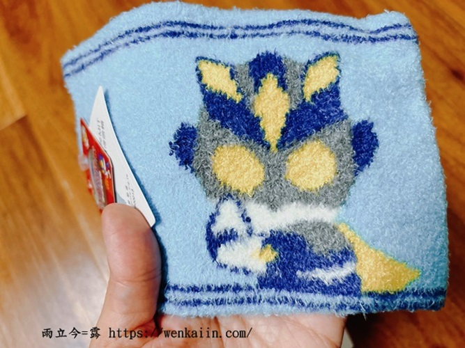 冬天必備:石墨烯保暖套組+兒童英雄保暖兩件組(手套+圍脖),台灣製造的品質保證,親膚、保暖、不厚重,讓我們溫暖又舒服的過冬。 - #cerfbell, #瑟夫貝爾, #體溫魔術師, 保暖手套, 保暖毛帽, 保暖脖圍, 兒童保暖手套推薦, 兒童手套, 兒童脖圍, 兒童脖圍推薦, 卡通手套, 可觸碰螢幕手套, 台灣製石墨烯, 石墨烯保暖, 石墨烯手套, 石墨烯毛帽, 石墨烯脖圍, 脖圍推薦 - 雨立今=霠